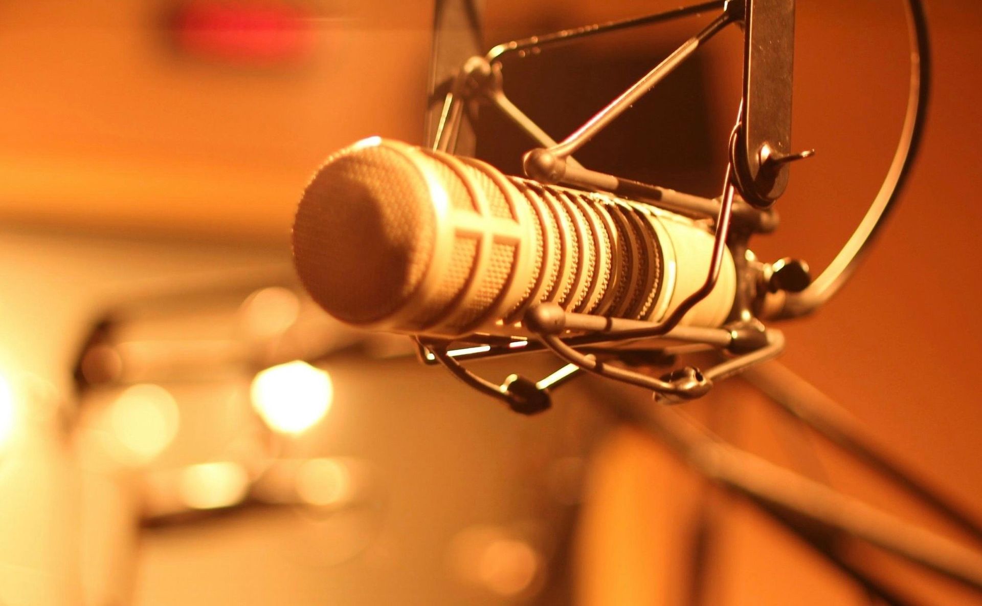 Radio microfoon Foto door Jacob Hodgson op Unsplash.jpg