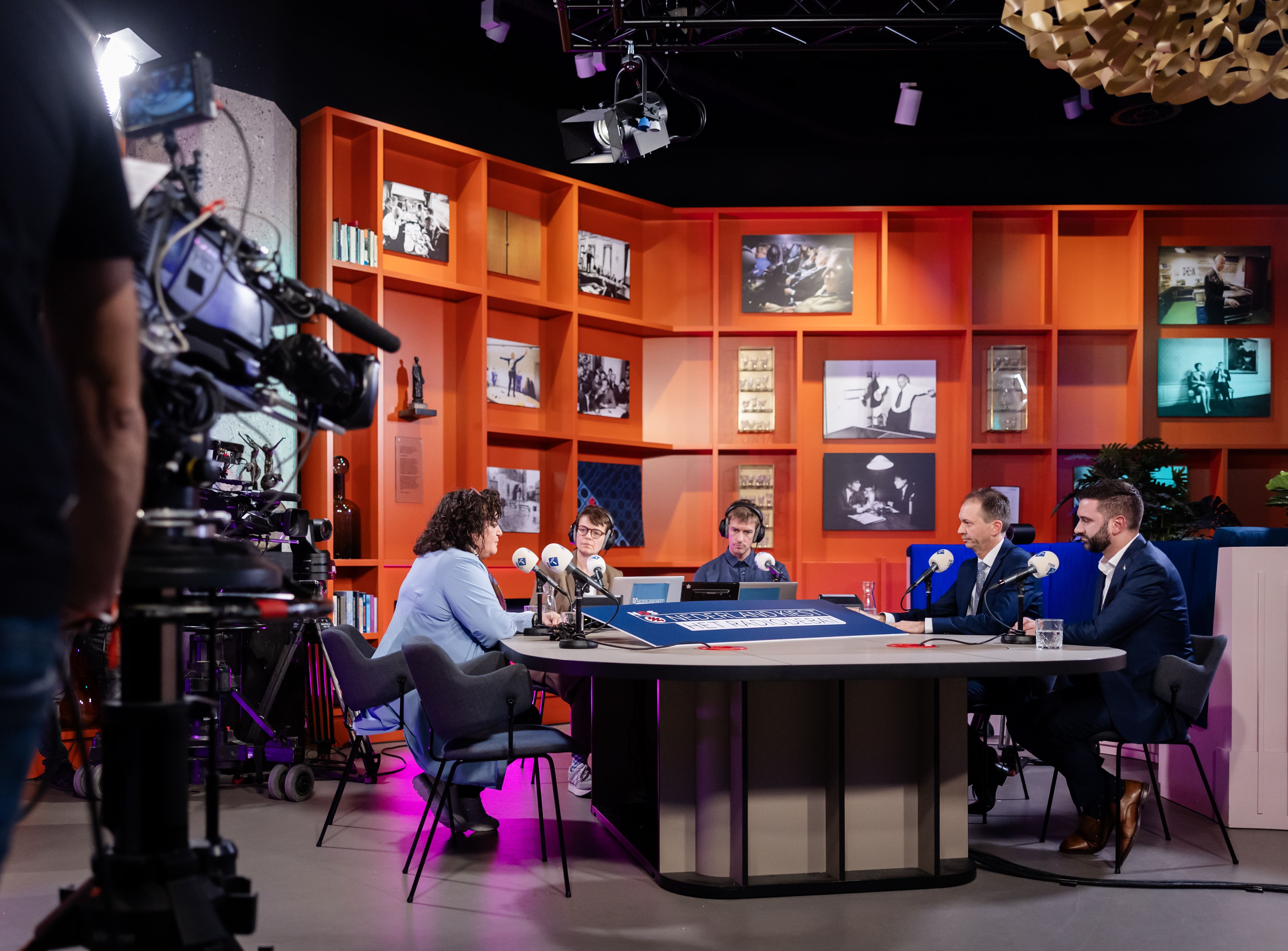 ANP-Caroline van der Plas (BBB), Eddy van Hijum (NSC) en Stephan van Baarle (DENK) tijdens het Radio 1-debat in Nieuwspoort.jpg